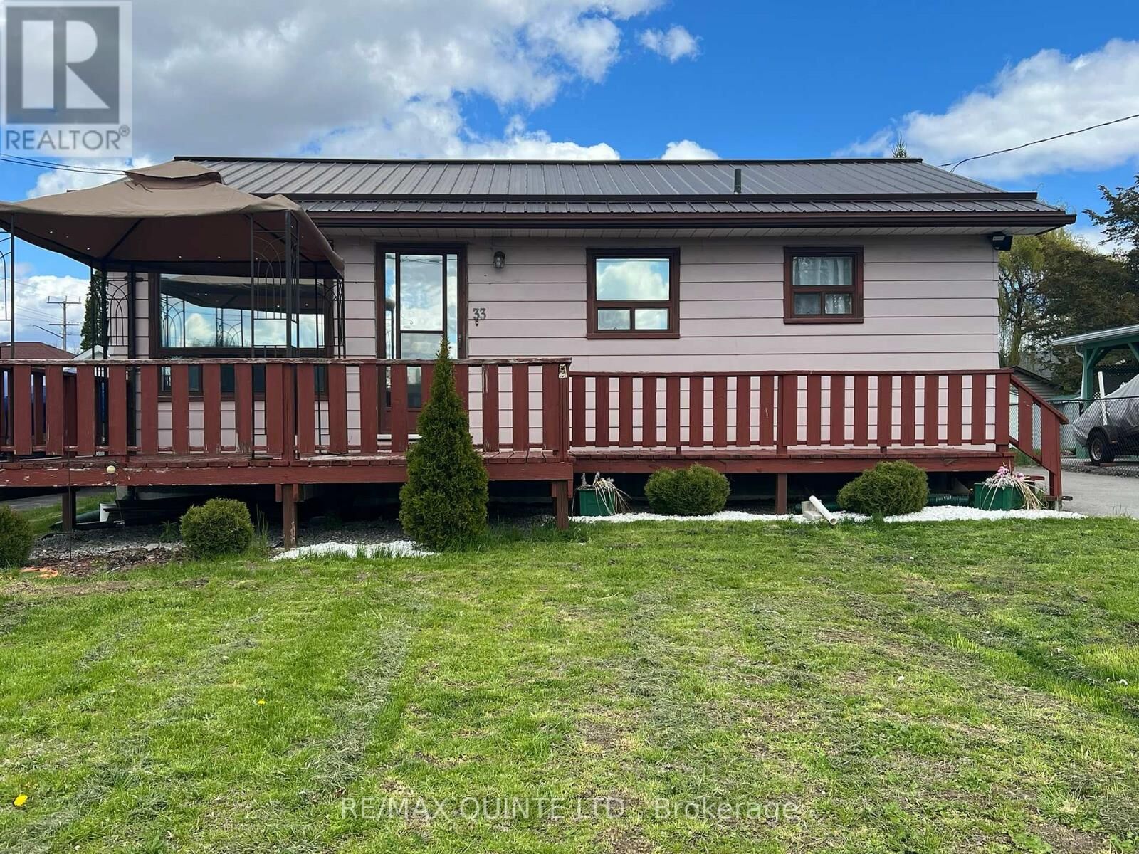 Property Photo:  33 Ramsay Avenue  ON K8V 2P6 