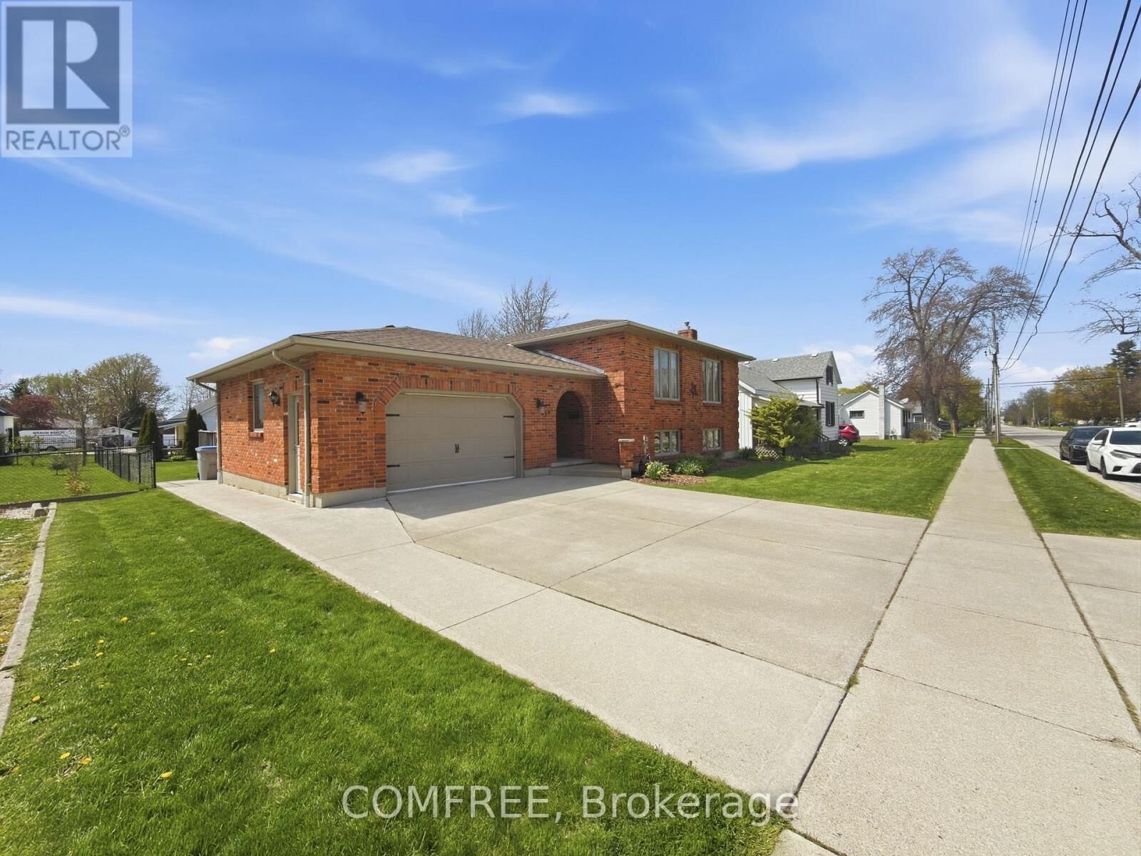 Property Photo:  36 Union Street  ON N0N 1J0 