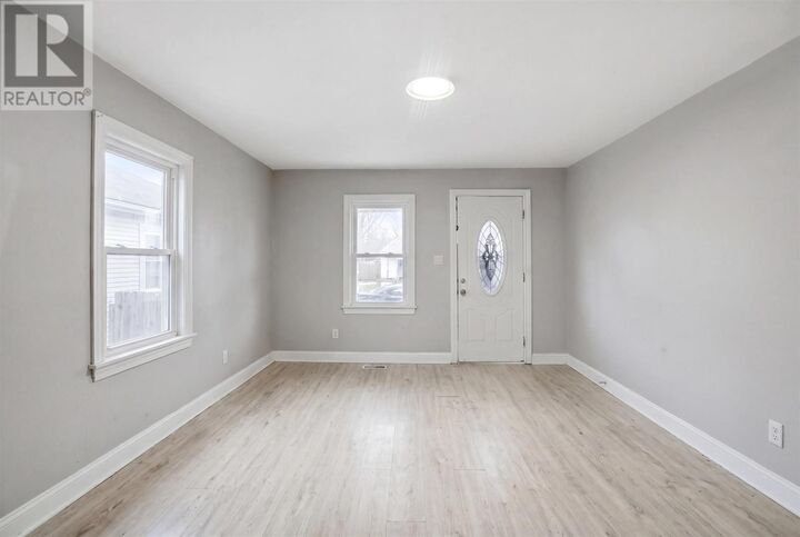Property Photo:  733 McKenzie Ave  ON P6C 1H2 