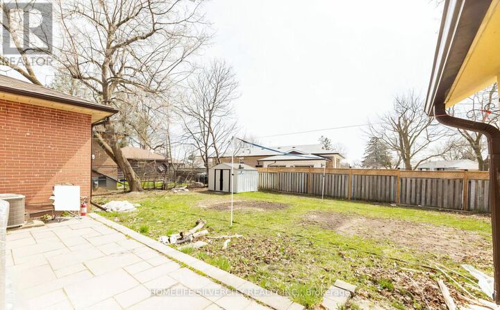 Property Photo:  31 Windermere Court Upper  ON L6X 2L5 
