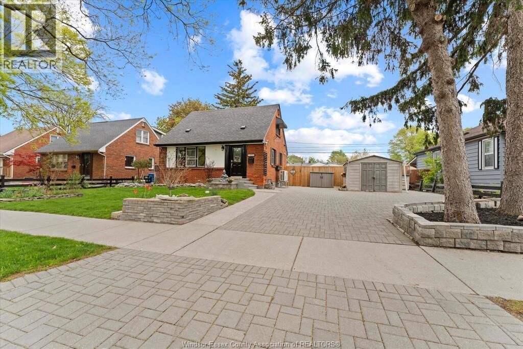 Property Photo:  1086 Villaire Avenue  ON N8S 2J8 