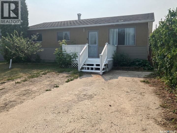 Property Photo:  110 4th Street N  SK S0E 1E0 
