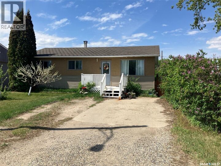 Property Photo:  110 4th Street N  SK S0E 1E0 