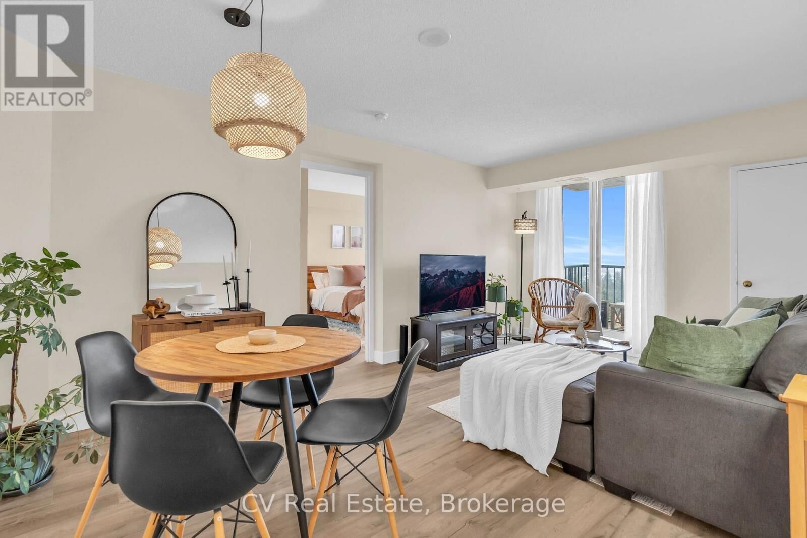 Property Photo:  75 Ellen Street 811  ON L4N 7R6 