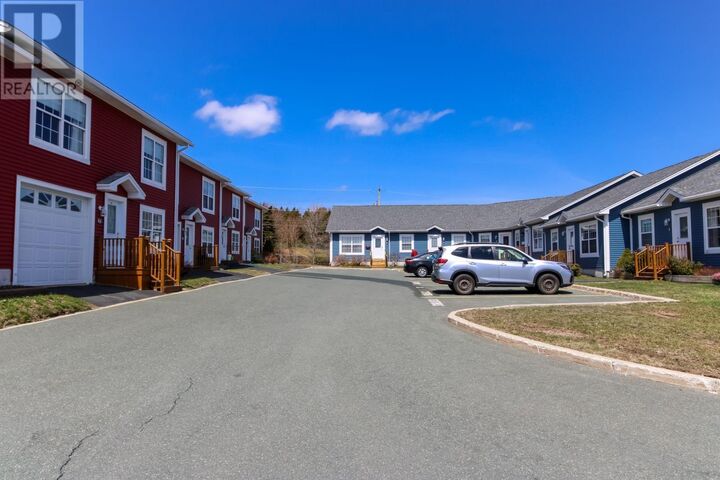 Property Photo:  5 Florencia Court  NL A1E 6K1 