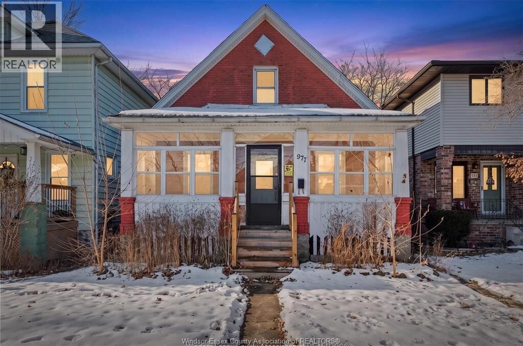 Property Photo:  977 Gladstone  ON N9A 2R5 