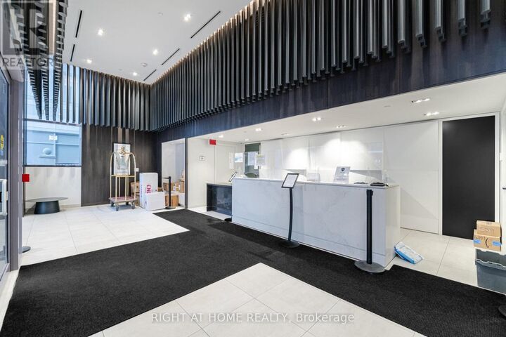 Property Photo:  4065 Confederation Parkway 4310  ON L5B 0L4 