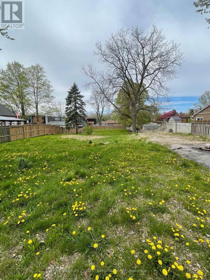 Property Photo:  313 Buchanan Street  ON N7G 1K6 