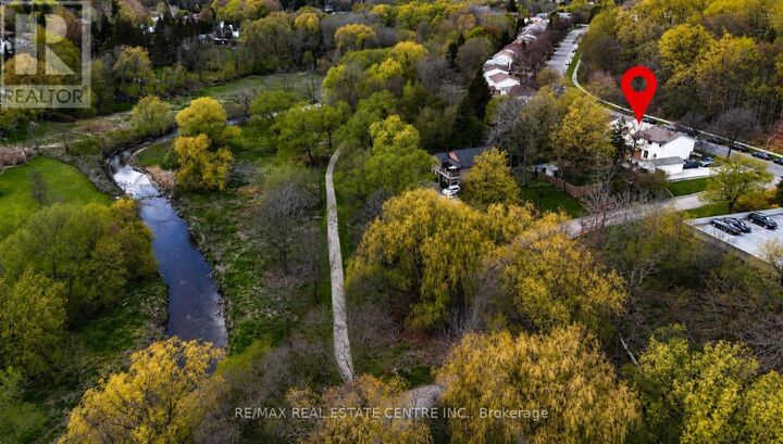 Property Photo:  195 Old Carriage Drive  ON N2P 1H5 