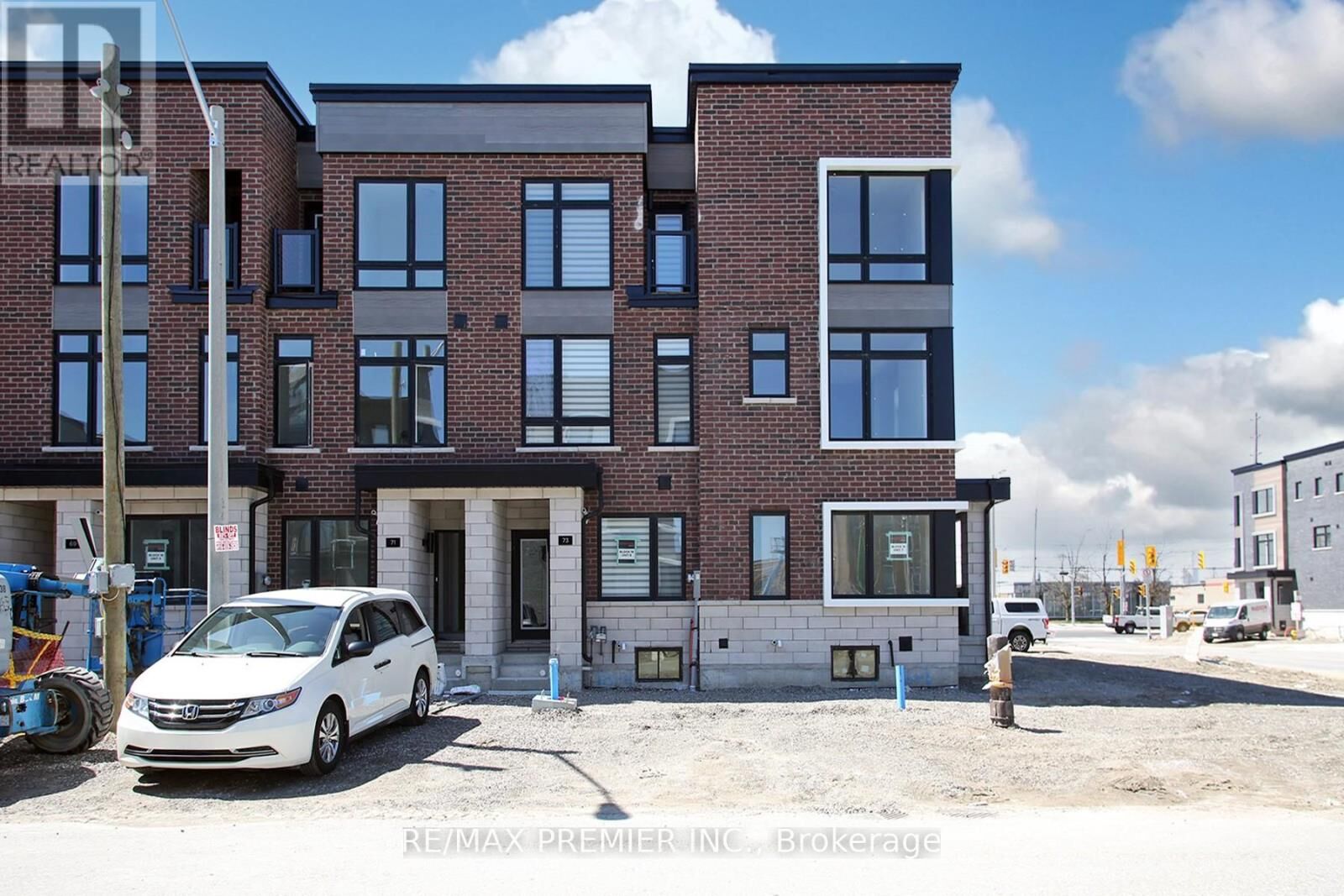 Property Photo:  73 Akil Thomas Gardens  ON M1P 0G3 