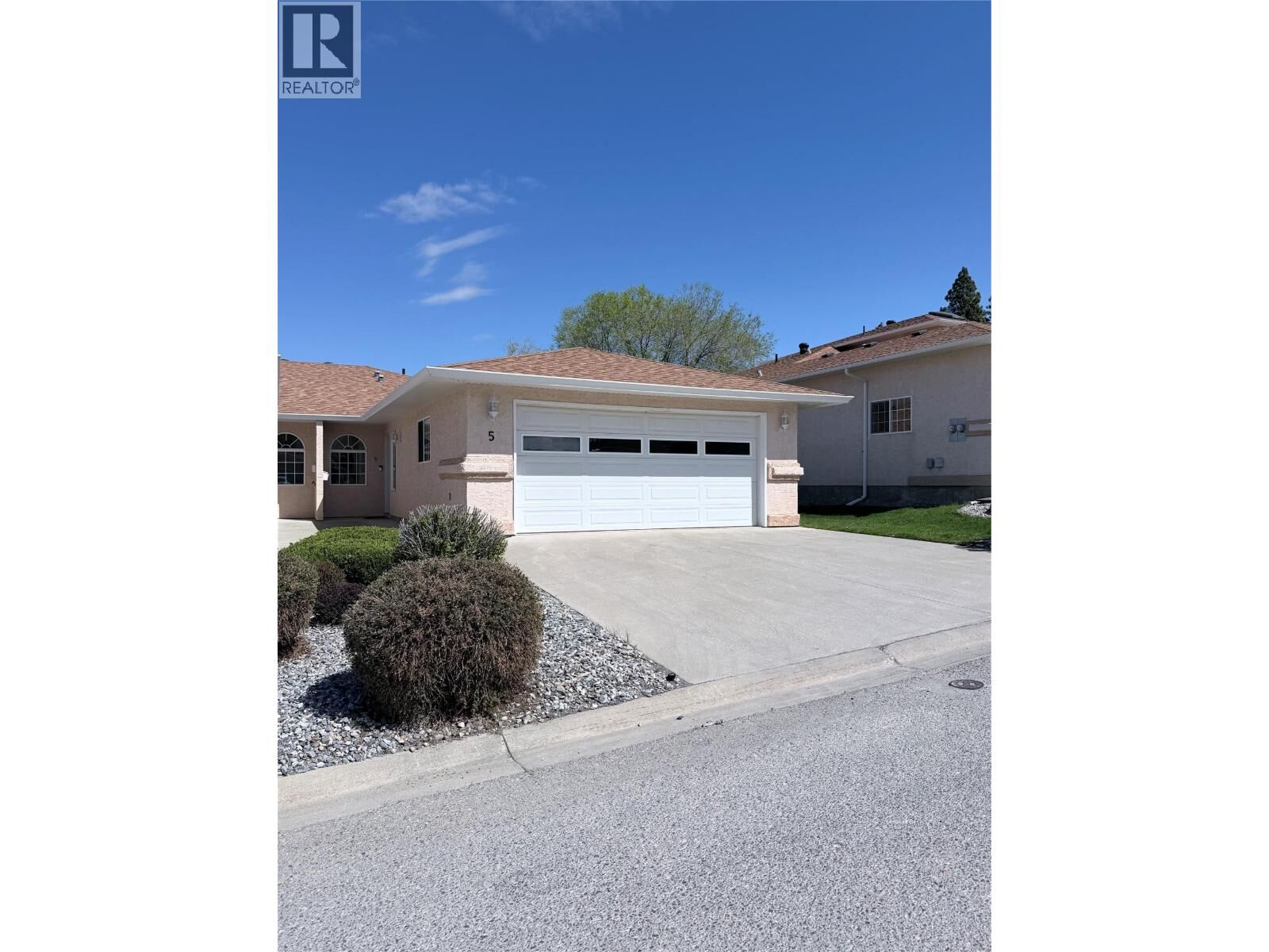Property Photo:  617 27th Avenue South 5  BC V1C 6L1 