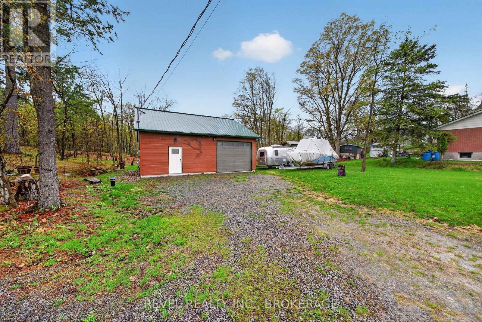 Property Photo:  2207 Wellington Street  ON K0H 1H0 