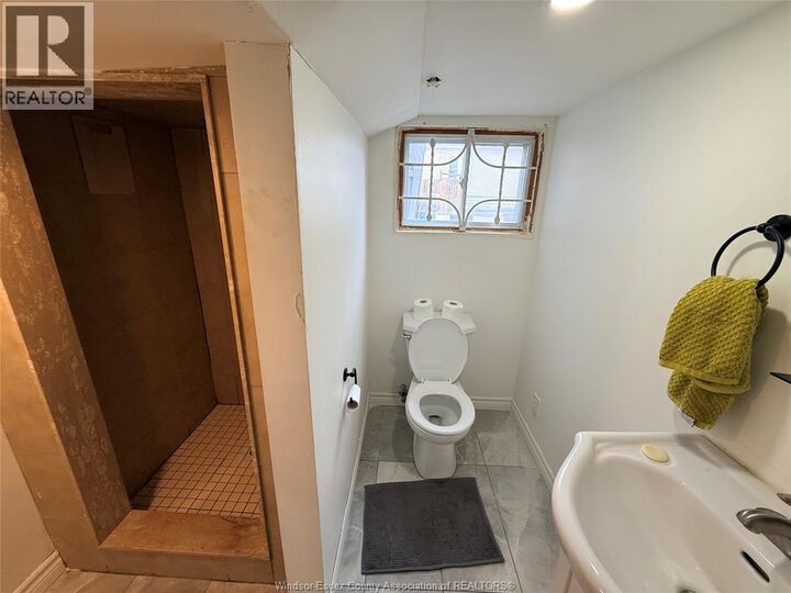 Property Photo:  1378 Erie Street East Lower  ON N9A 3Z7 