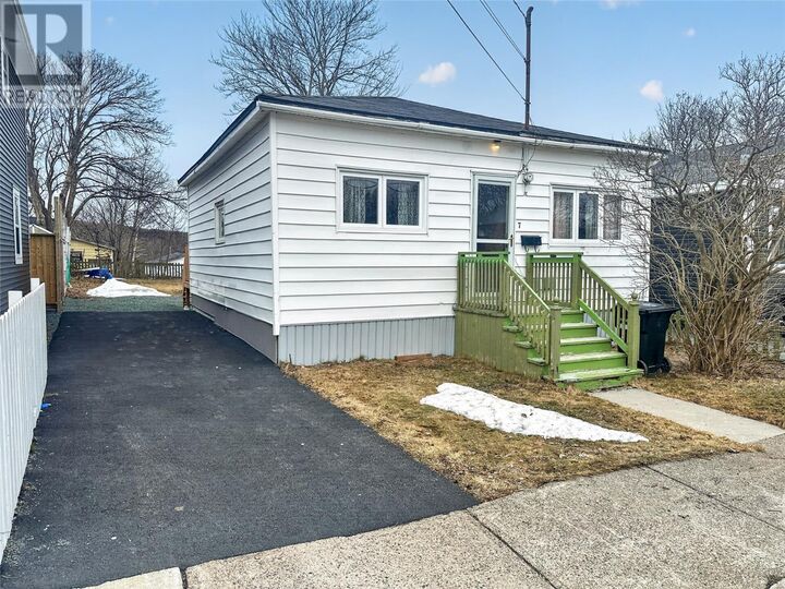 Property Photo:  7 Abbott Avenue  NL A1B 6B1 