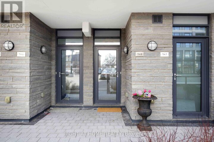 Property Photo:  1245 Bayly Street Th 8  ON L1W 0B5 