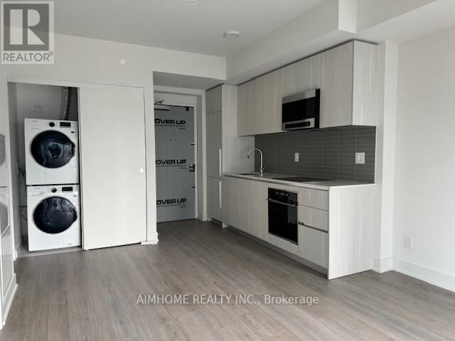 Property Photo:  8 Cumberland Street 1001  ON M4W 0B6 