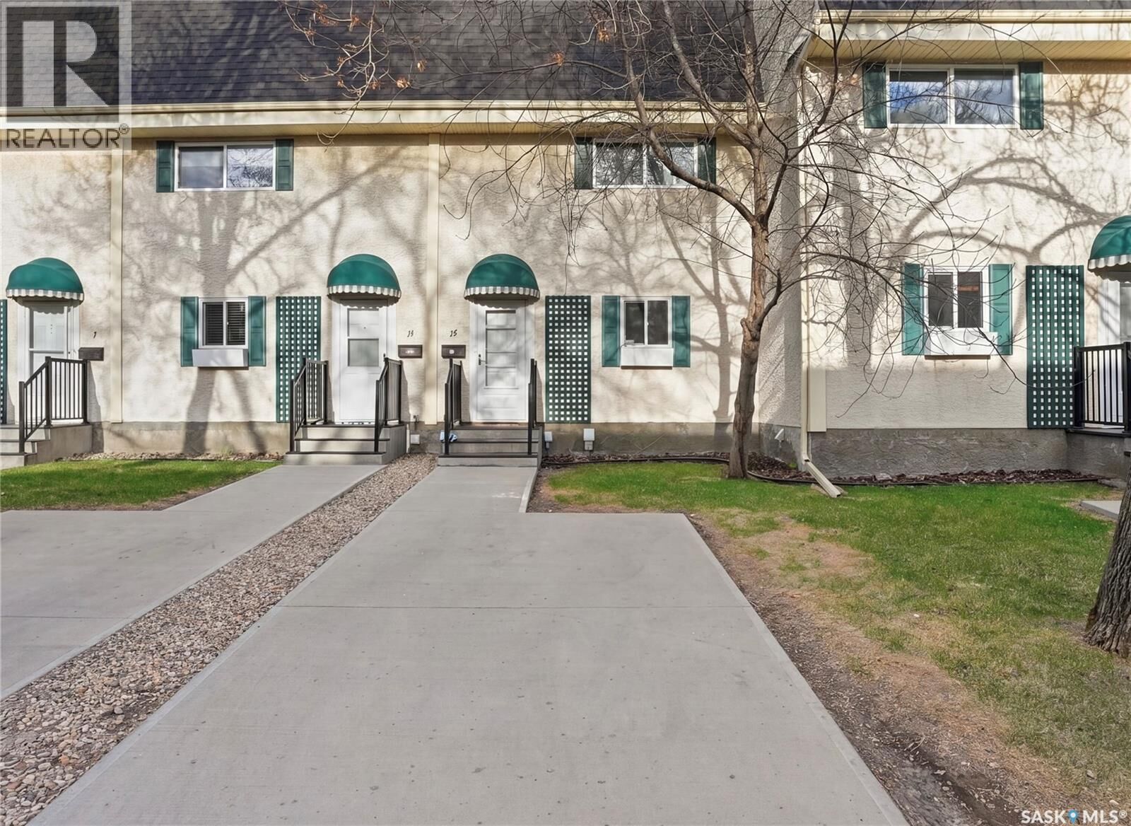 Property Photo:  15 Killarney Way  SK S4S 6V8 