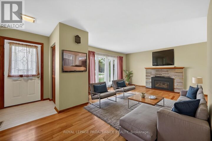Property Photo:  6 Robert Road  ON K0E 1T0 
