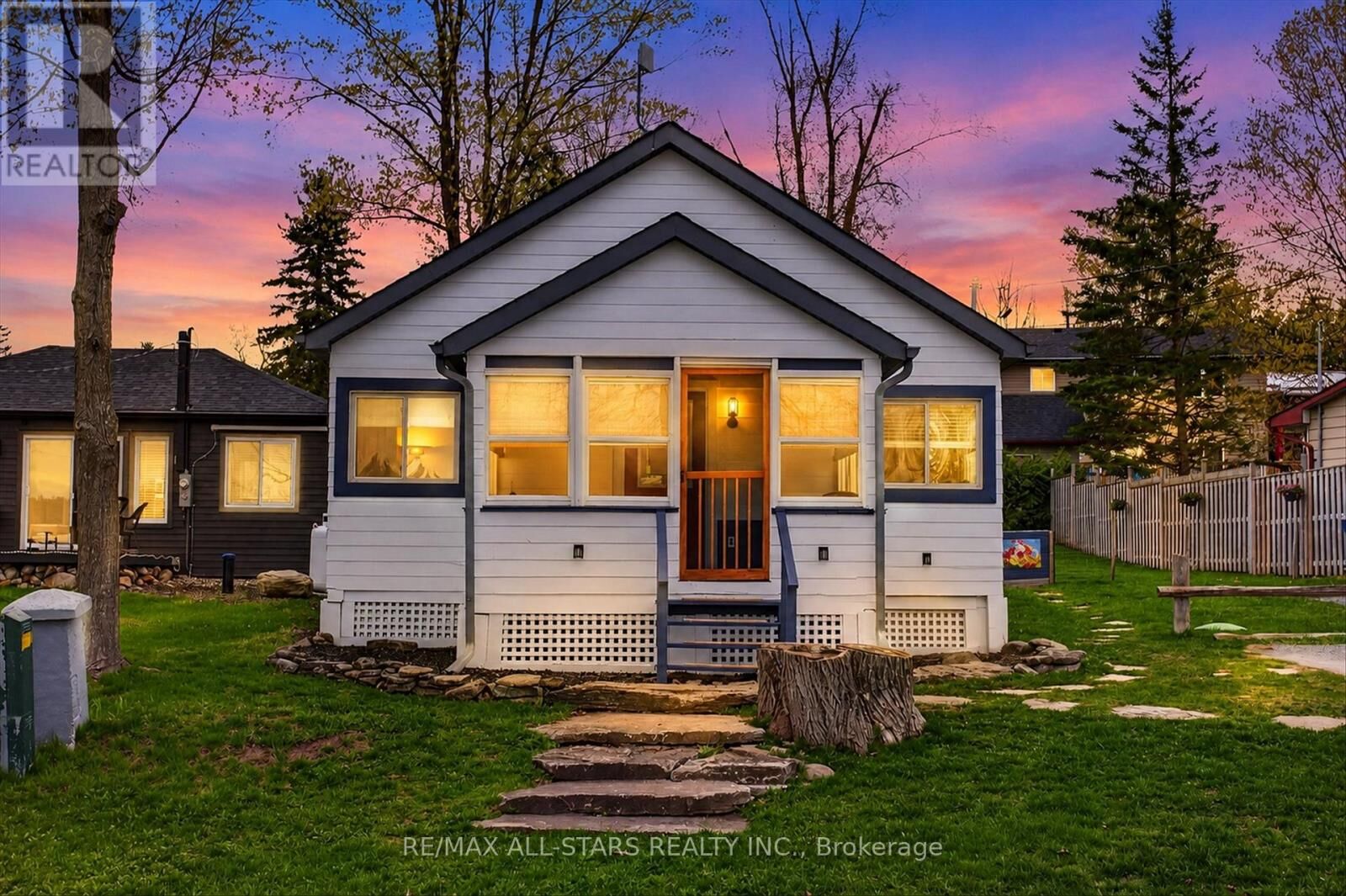 Property Photo:  2 Elder Street  ON K0M 1L0 