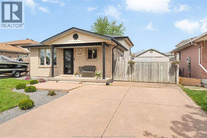 Property Photo:  1680 Calderwood Avenue  ON N8W 5V2 