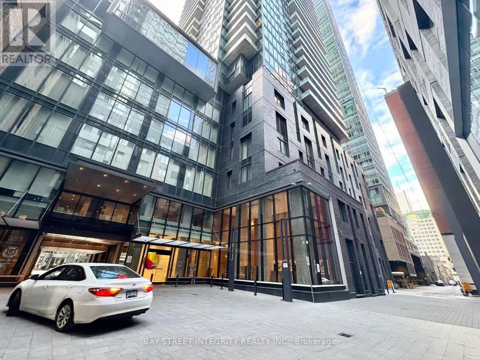 Property Photo:  125 Blue Jays Way 3210  ON M5V 0N5 