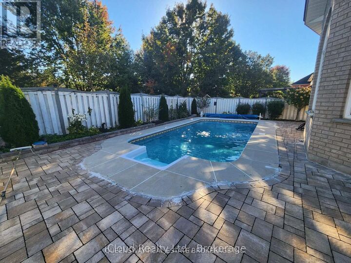 Property Photo:  1-271 Ryerson Crescent  ON L1G 8B7 