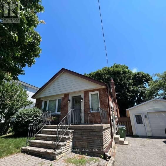 Property Photo:  141 Bexhill Avenue  ON M1L 3C5 