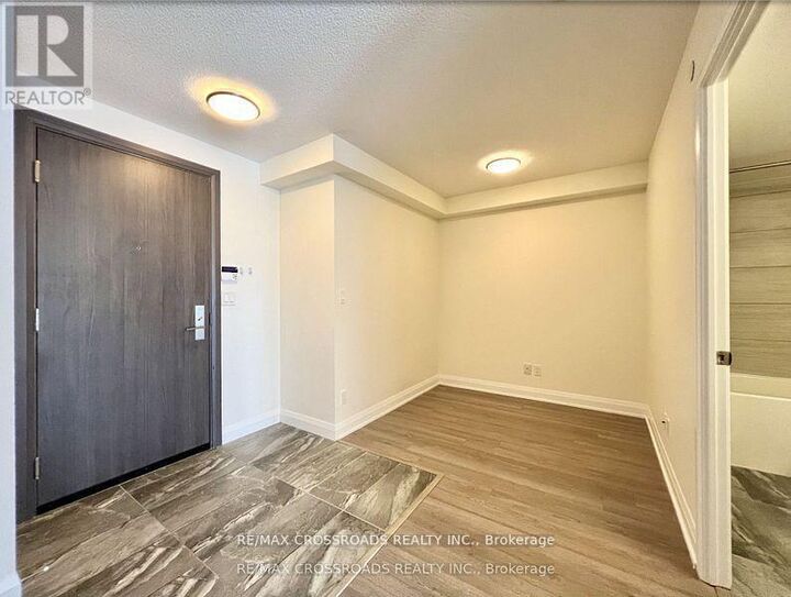 Property Photo:  15 Water Walk Drive 1209  ON L6G 0G2 