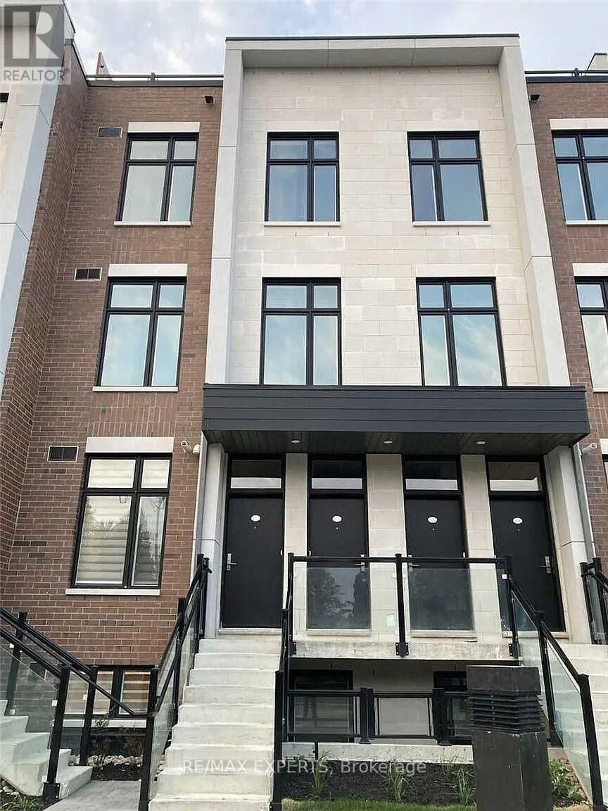 Property Photo:  9560 Islington Avenue U213  ON L4H 4Z5 
