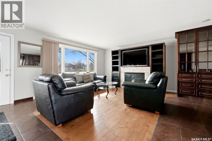 Property Photo:  730 McIntosh Street N  SK S4R 5Z4 