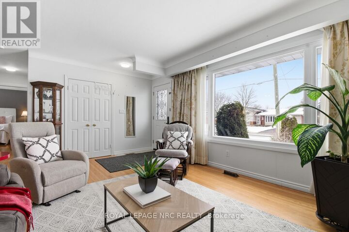 Property Photo:  14 Terrace Avenue  ON L3C 2C4 