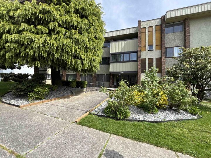 Property Photo:  1320 Fir Street 201  BC V4B 4B2 