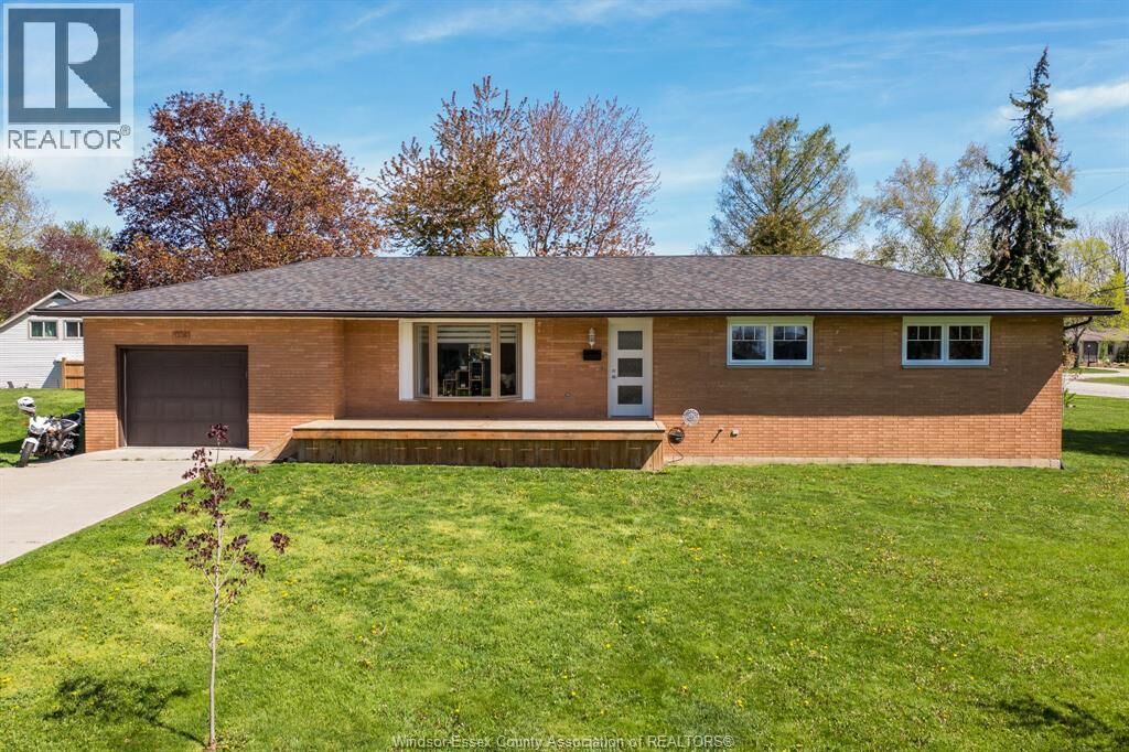 Property Photo:  1336 Sunset Avenue  ON N9Y 2T3 