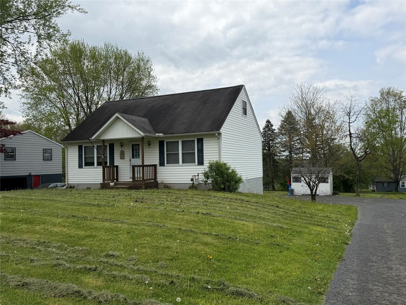 Property Photo: 21579 Auburn Avenue PA 16335