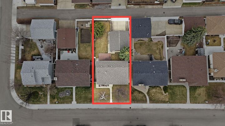 Property Photo:  9834 167A Avenue NW  AB T5X 2Z2 