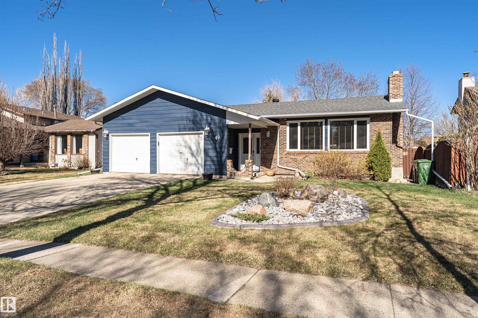 Property Photo:  49 Ash Crescent  AB T8N 3J6 