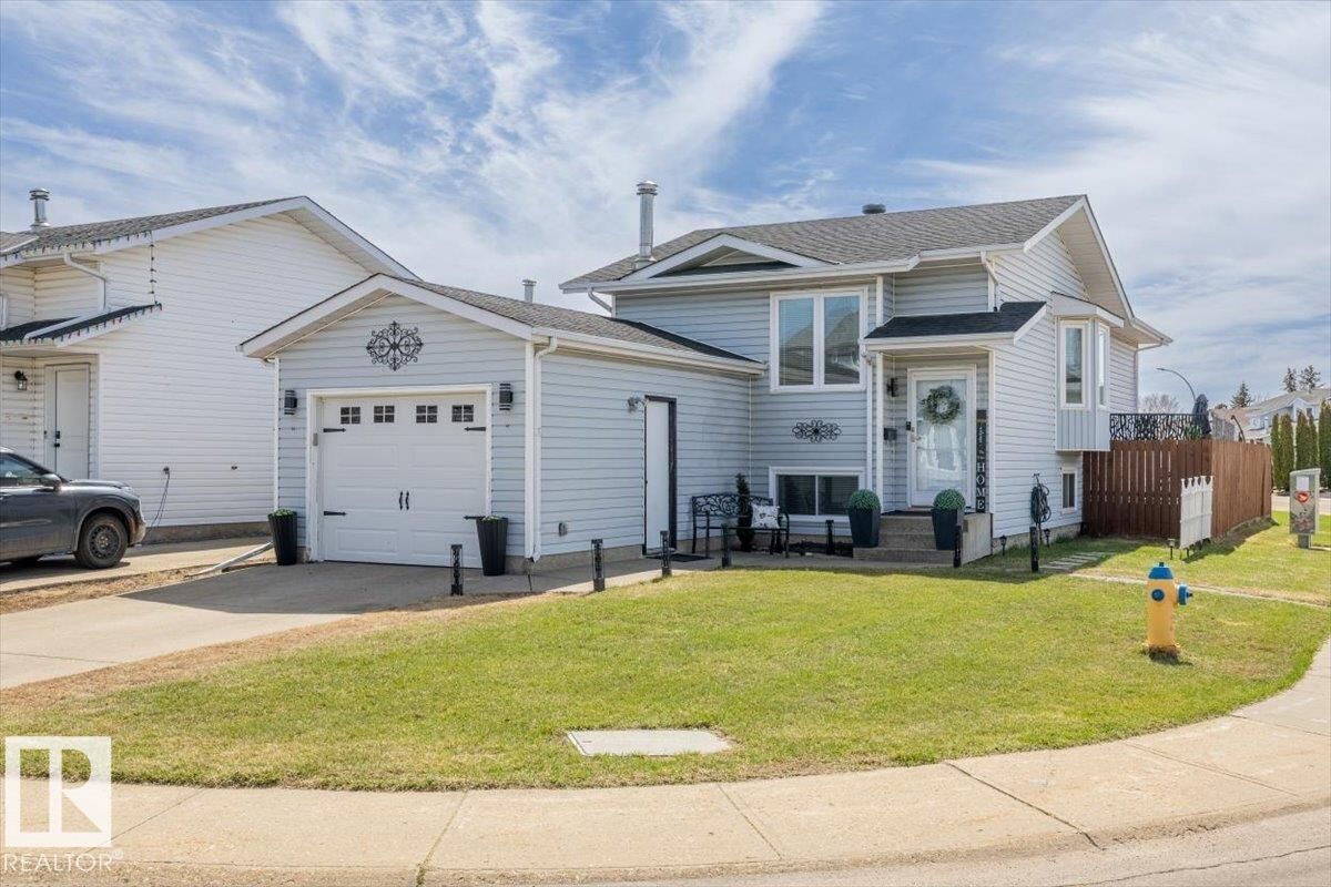 Property Photo:  9347 180A Avenue NW  AB T5Z 2J4 