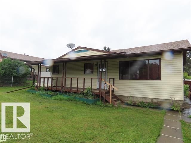 Property Photo:  4840 51 Avenue  AB T0E 2A0 