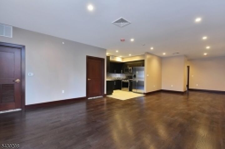 Property Photo:  8 White Hall Rd 4  NJ 07082 