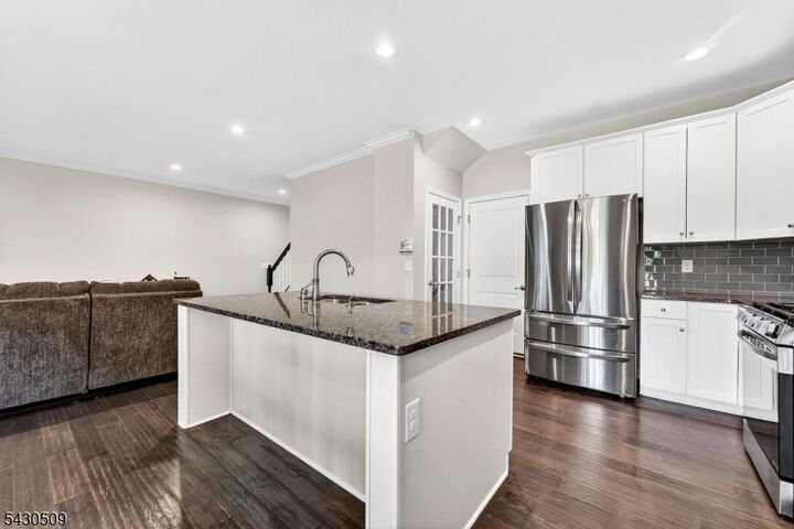 Property Photo:  16 Shadetree Ln  NJ 07856 