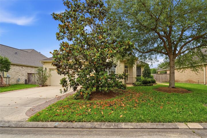 Property Photo:  2419 S Venice Drive  TX 77581 