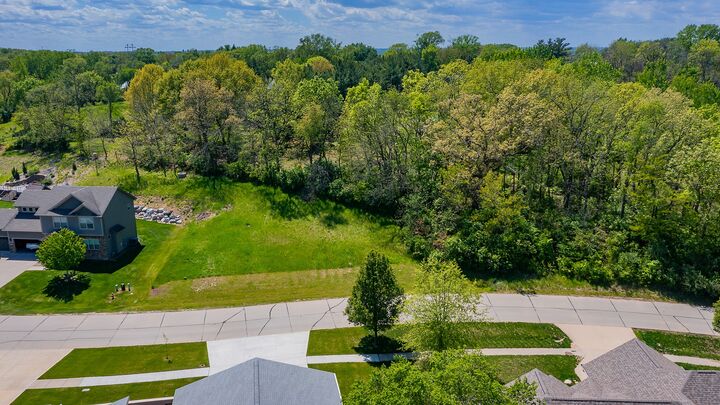 Property Photo:  5623 Arbor Lake Drive  IA 50327 