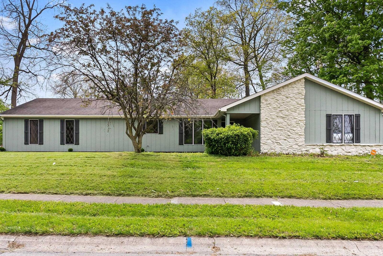 Property Photo:  3531 Geddes Court  IN 46816-2702 