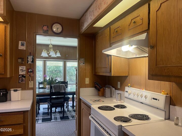 Property Photo:  2845 NE 36th Drive  OR 97367 
