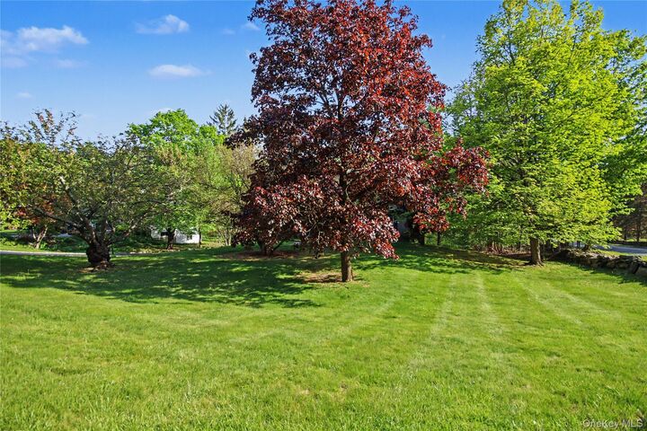 Property Photo:  1 Cliffside Lane  NY 10549 
