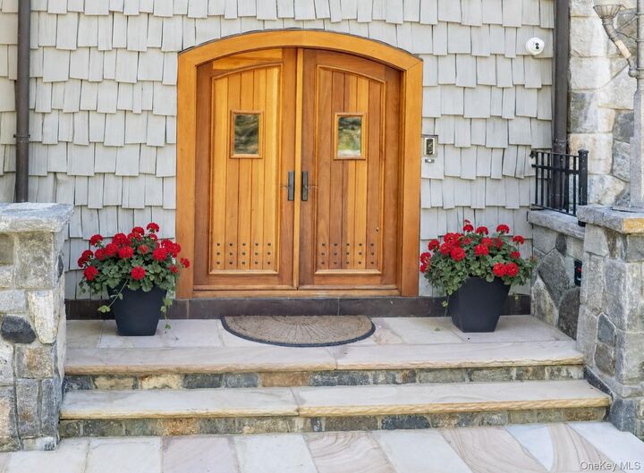 Property Photo:  68 Quarry Lane  NY 10506 