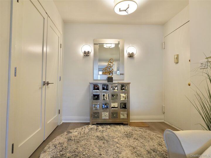 Property Photo:  50 Hillpark Avenue 3E  NY 11021 