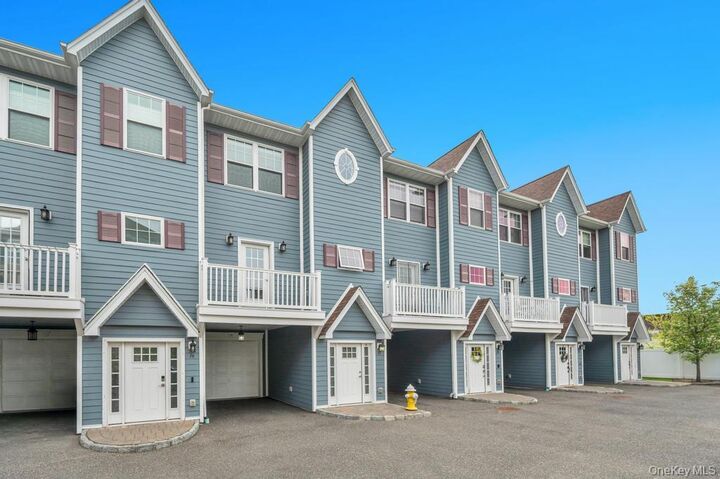 Property Photo:  18 Hearthstone Court  NY 11735 