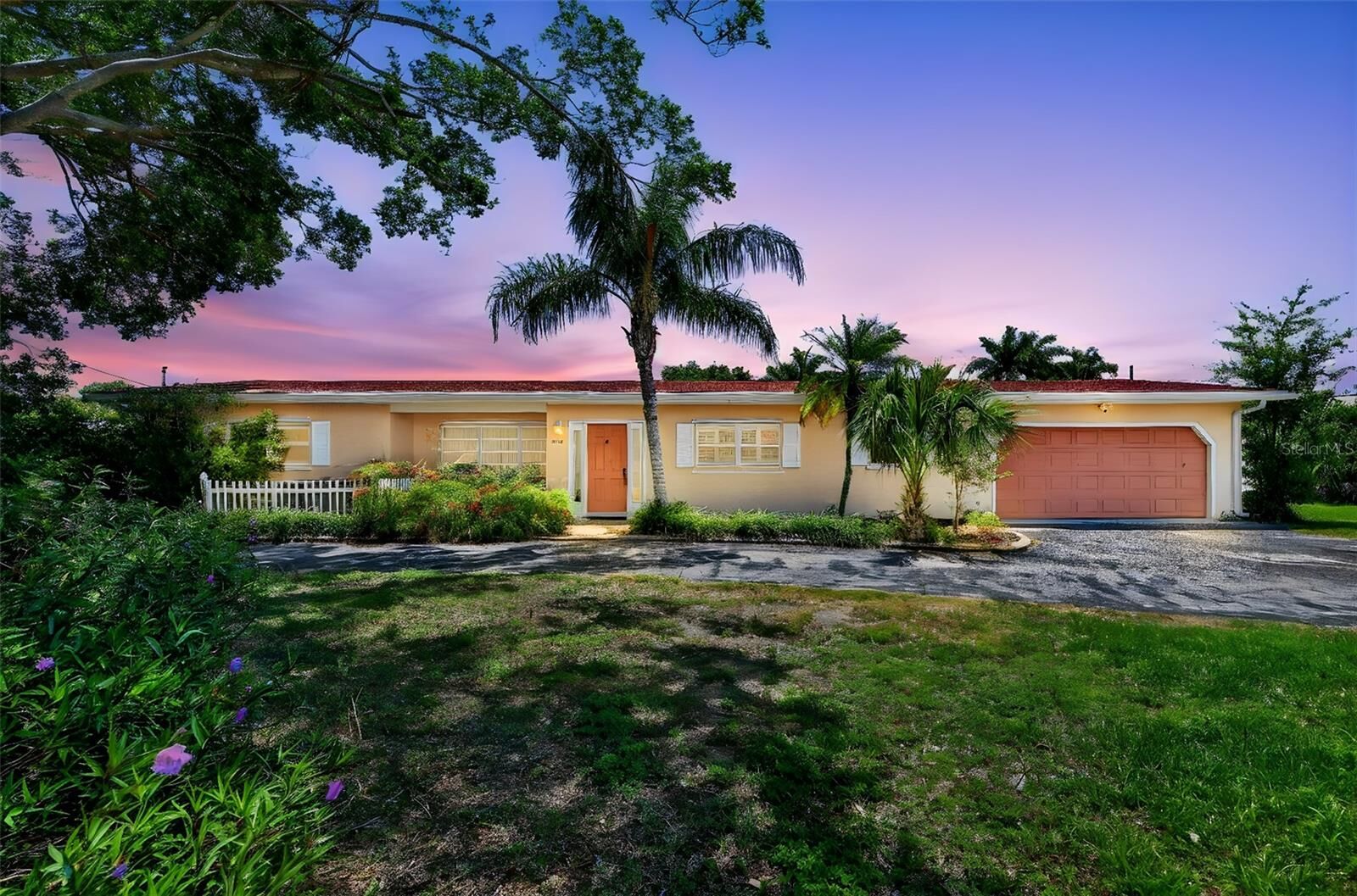 Property Photo:  6100 Hollywood Boulevard  FL 34231 