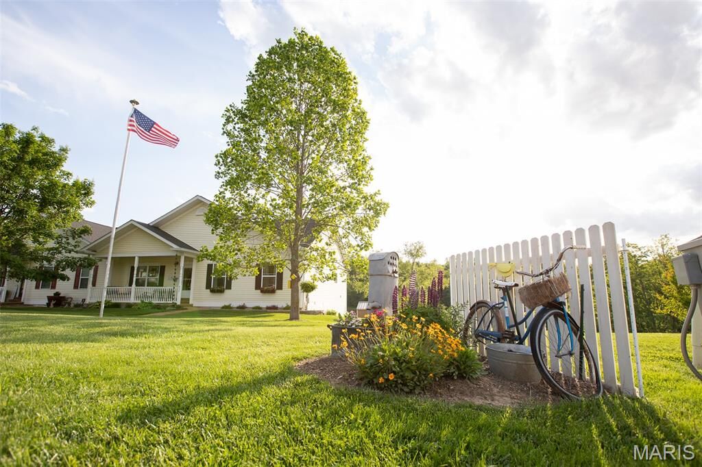 Property Photo:  911 Lakeway Drive  MO 63055 
